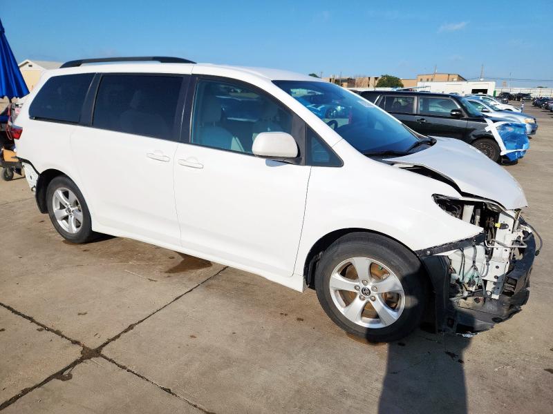 5TDKZ3DC1LS071083 - 2020 TOYOTA SIENNA LE 白色 照片 4