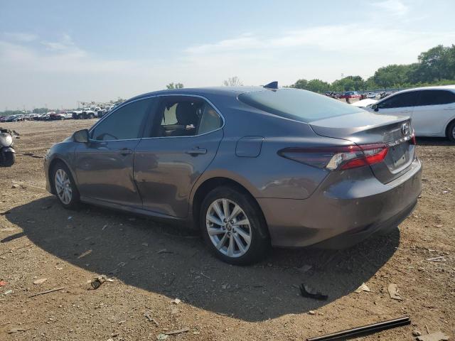 4T1C11BK0PU083345 - 2023 TOYOTA CAMRY LE GRAY photo 2