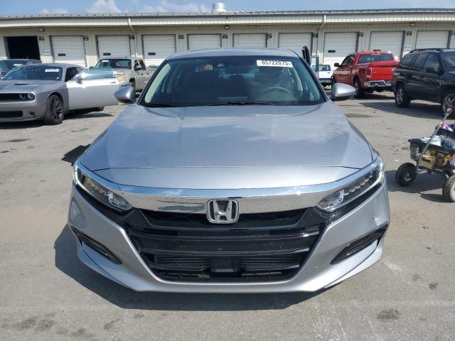 1HGCV1F45JA013483 - 2018 HONDA ACCORD EX ვერცხლისფერი ფოტო 5