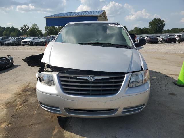 1C4GP45R05B285111 - 2005 CHRYSLER TOWN & COU SILVER photo 5