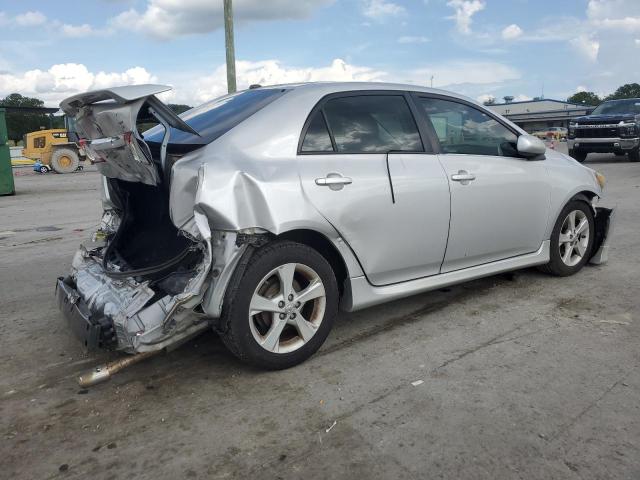 2T1BU4EE5CC802305 - 2012 TOYOTA COROLLA BASE ვერცხლისფერი ფოტო 3