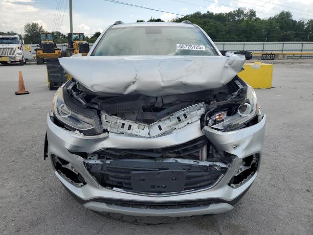 KL7CJLSB3KB815677 - 2019 CHEVROLET TRAX 1LT Күміс фото 5