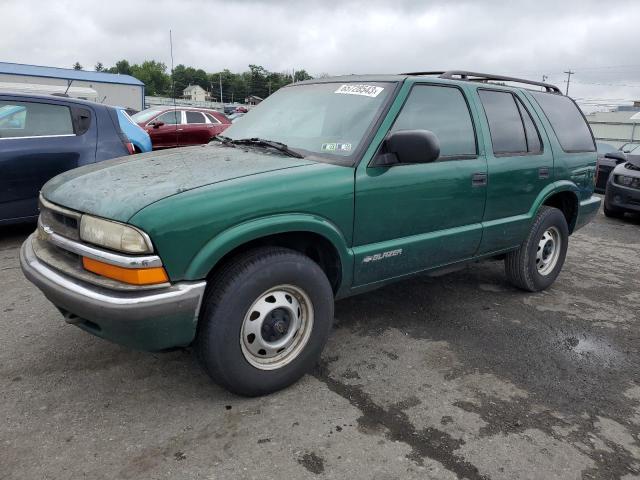 1GNDT13W1YK268836 - 2000 CHEVROLET BLAZER GREEN photo 1