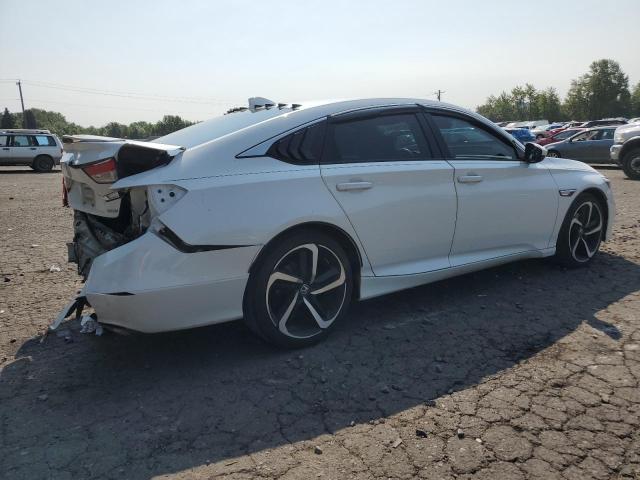 1HGCV1F3XJA235704 - 2018 HONDA ACCORD SPORT WHITE photo 3