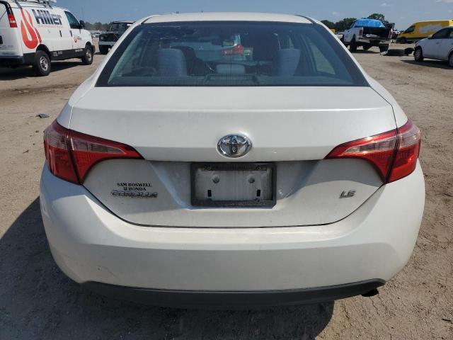 5YFBURHE7JP760161 - 2018 TOYOTA COROLLA L თეთრი ფოტო 6
