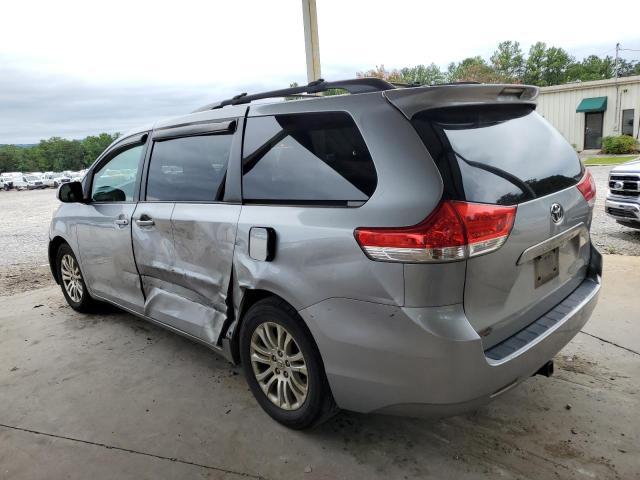 5TDYK3DC6CS191654 - 2012 TOYOTA SIENNA XLE GRAY photo 2
