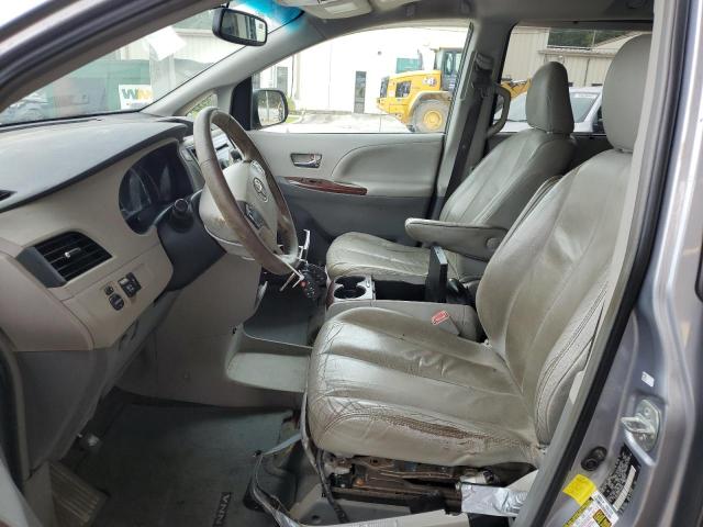 5TDYK3DC6CS191654 - 2012 TOYOTA SIENNA XLE GRAY photo 7