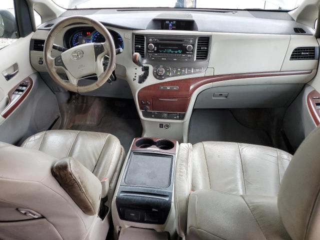 5TDYK3DC6CS191654 - 2012 TOYOTA SIENNA XLE GRAY photo 8