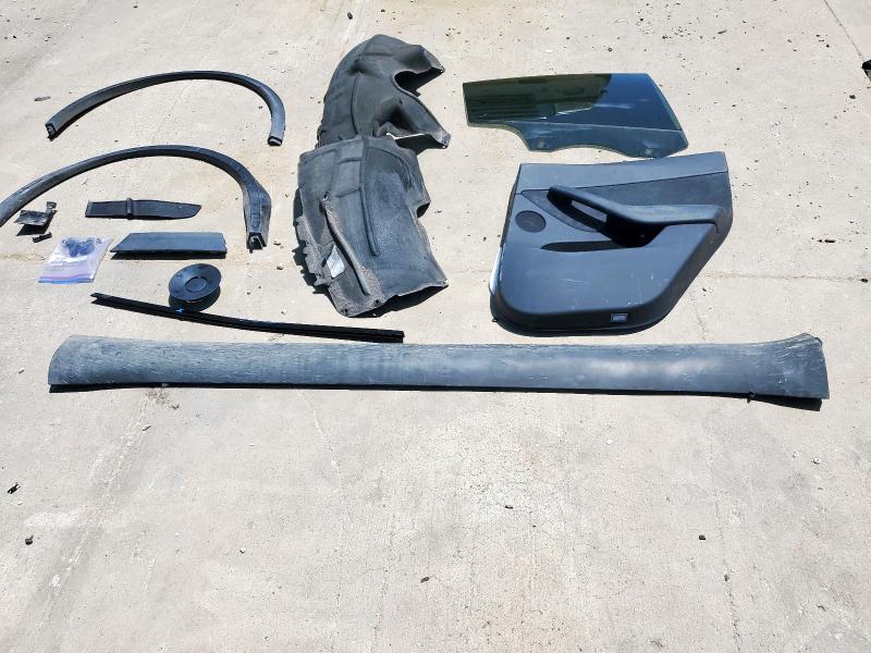 7SAYGDEE6PA130256 - 2023 TESLA MODEL Y 白色 照片 13