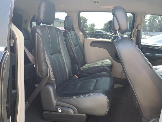 2C4RC1BG1GR148575 - 2016 CHRYSLER TOWN & COU TOURING BLACK photo 11