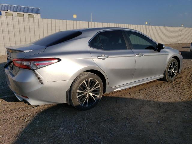 4T1B11HKXJU619065 - 2018 TOYOTA CAMRY L SILVER photo 3