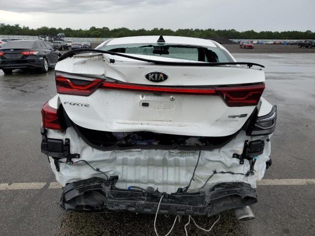 3KPF34AD5ME392268 - 2021 KIA FORTE GT LINE WHITE photo 6