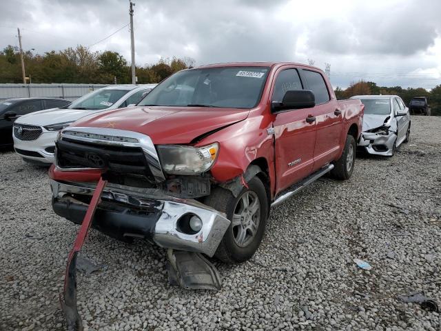 5TFEY5F17BX106564 - 2011 TOYOTA TUNDRA CREWMAX SR5 RED photo 2