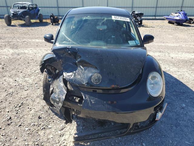 3VWPG3AGXAM016385 - 2010 VOLKSWAGEN NEW BEETLE Schwarz Foto 5