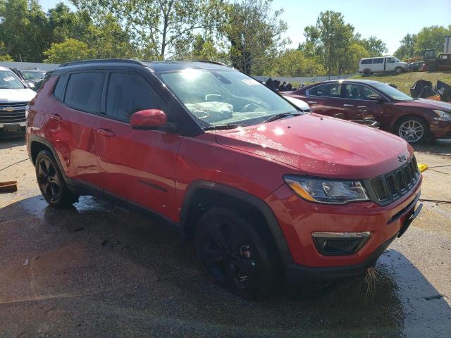 3C4NJDBB8KT724033 - 2019 JEEP COMPASS LATITUDE RED photo 4