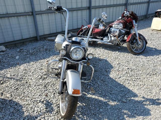 1HD1FVW113Y641968 - 2003 HARLEY-DAVIDSON FLHTI SILVER photo 2