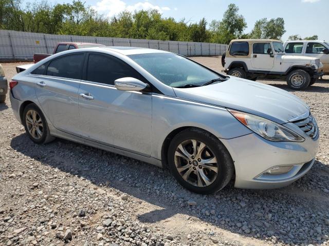 5NPEC4AC1BH012337 - 2011 HYUNDAI SONATA SE SILVER photo 4