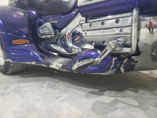 1HFSC47092A100095 - 2002 HONDA GL1800 BLUE photo 9