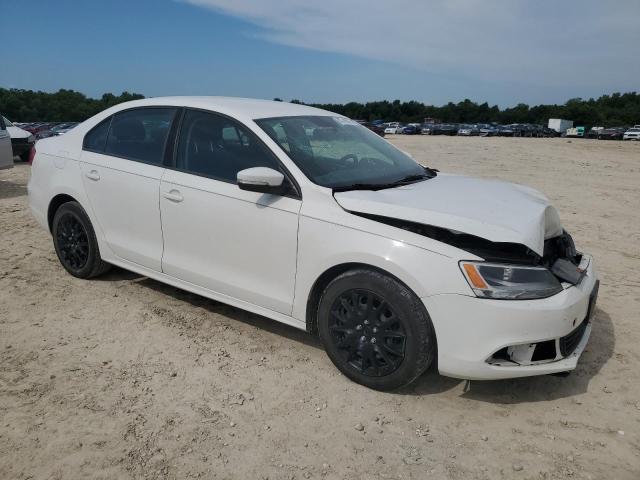 3VWDZ7AJ8BM360377 - 2011 VOLKSWAGEN JETTA SE WHITE photo 4