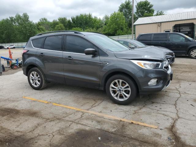 1FMCU0GD5JUC28821 - 2018 FORD ESCAPE SE GRAY photo 4