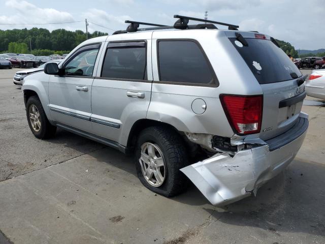 1J8GS48K77C575560 - 2007 JEEP GRAND CHER LAREDO SILVER photo 2