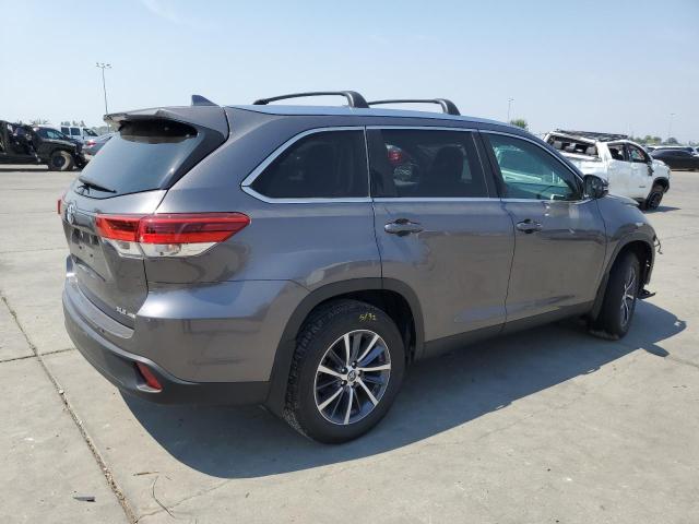 5TDJZRFHXKS998363 - 2019 TOYOTA HIGHLANDER SE GRAY photo 3