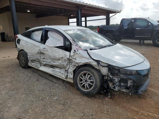 JTDKARFP3J3074222 - 2018 TOYOTA PRIUS PRIM თეთრი ფოტო 4