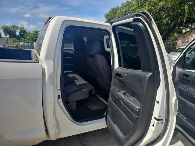 5TFRM5F19KX135111 - 2019 TOYOTA TUNDRA DOUBLE CAB SR WHITE photo 6