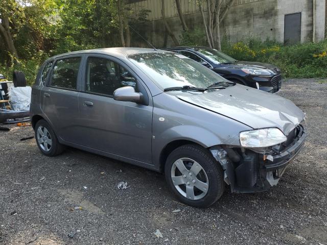 KL1TD656X8B189569 - 2008 CHEVROLET AVEO BASE GRAY photo 4
