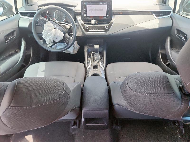 5YFEPMAE7NP323154 - 2022 TOYOTA COROLLA LE BLUE photo 8