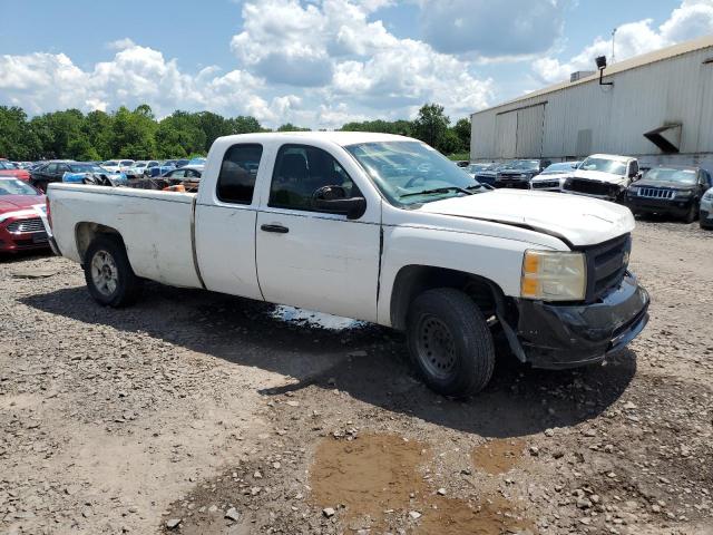 1GCEC19028E116174 - 2008 CHEVROLET SILVERADO C1500 თეთრი ფოტო 4