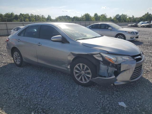 4T1BF1FK0HU654132 - 2017 TOYOTA CAMRY LE SILVER photo 4