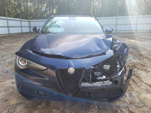 ZASFAKNN9J7C17585 - 2018 ALFA ROMEO STELVIO TI SPORT BLUE photo 5