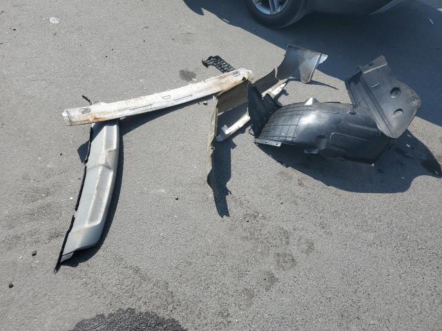 5XYZUDLB6JG570838 - 2018 HYUNDAI SANTA FE S Gümüş foto 13