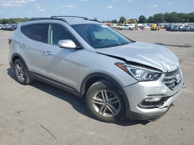 5XYZUDLB6JG570838 - 2018 HYUNDAI SANTA FE S Gümüş foto 4