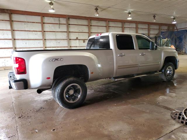 1GCJK93689F102174 - 2009 CHEVROLET silverado K3500 LTZ SILVER photo 3