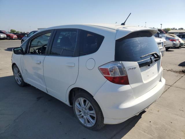 JHMGE8H55BC022462 - 2011 HONDA FIT SPORT WHITE photo 2