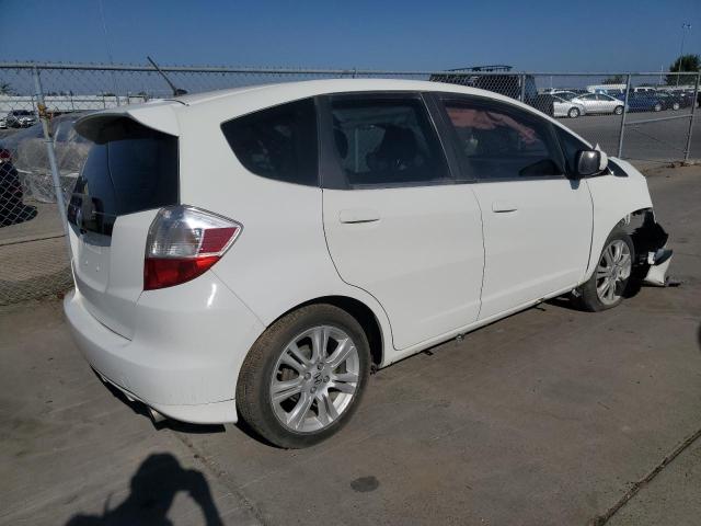 JHMGE8H55BC022462 - 2011 HONDA FIT SPORT WHITE photo 3