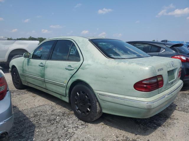 WDBJF65J51B367682 - 2001 MERCEDES-BENZ E 320 GREEN photo 2