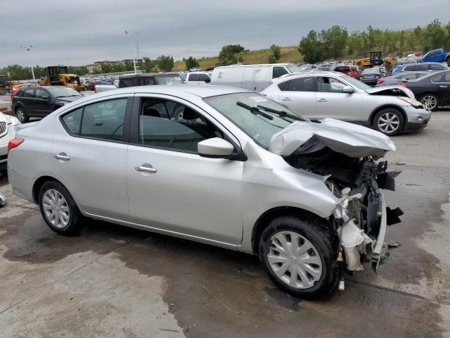 3N1CN7AP2FL853212 - 2015 NISSAN VERSA S SILVER photo 4