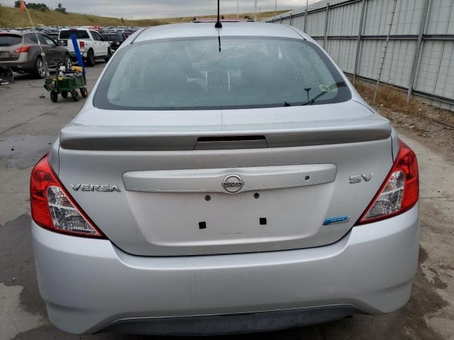 3N1CN7AP2FL853212 - 2015 NISSAN VERSA S SILVER photo 6