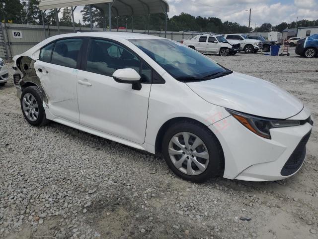 5YFEPMAE8MP214264 - 2021 TOYOTA COROLLA LE WHITE photo 4