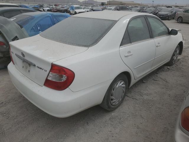 JTDBE32K320095554 - 2002 TOYOTA CAMRY LE WHITE photo 3