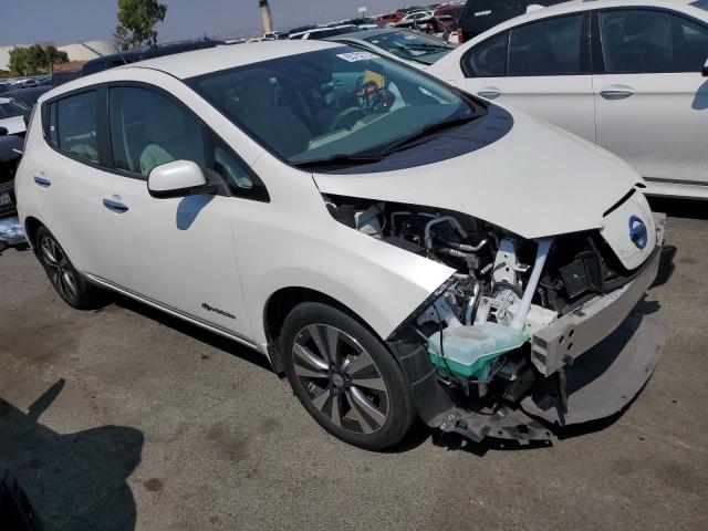 1N4AZ0CP5FC334363 - 2015 NISSAN LEAF S WHITE photo 4