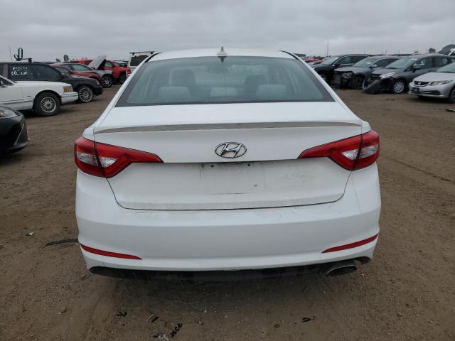 5NPE24AF5FH147002 - 2015 HYUNDAI SONATA SE WHITE photo 6