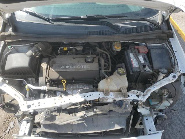 1G1JA6SH5F4103626 - 2015 CHEVROLET SONIC LS WHITE photo 11