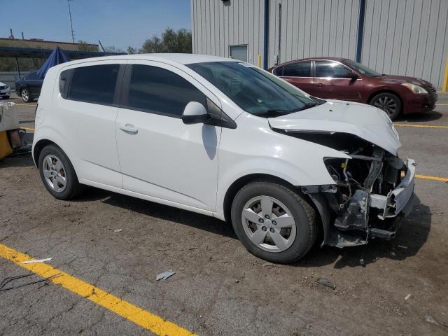 1G1JA6SH5F4103626 - 2015 CHEVROLET SONIC LS WHITE photo 4