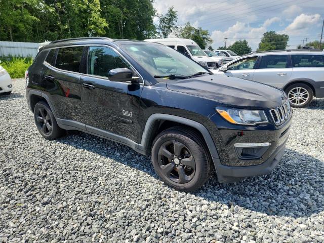 3C4NJDBB1JT108141 - 2018 JEEP COMPASS LATITUDE BLACK photo 4