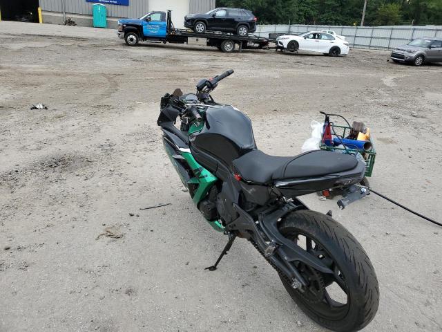 JKAEXEE11GDA21777 - 2016 KAWASAKI EX650 E GREEN photo 3