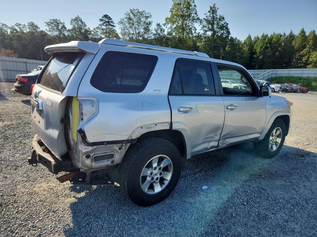 JTEZU5JR9B5018584 - 2011 TOYOTA 4RUNNER SR5 SILVER photo 3